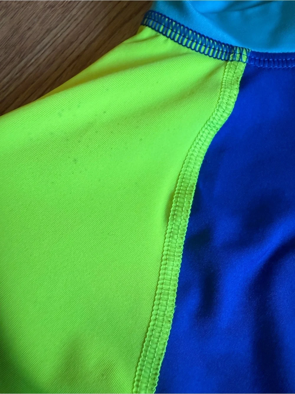 Land’s End Kids Blue and Neon Yellow Short-Sleeve Swim Shirt rash guard XS